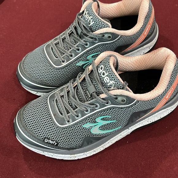 gdefy shoes - Picture 2 of 8